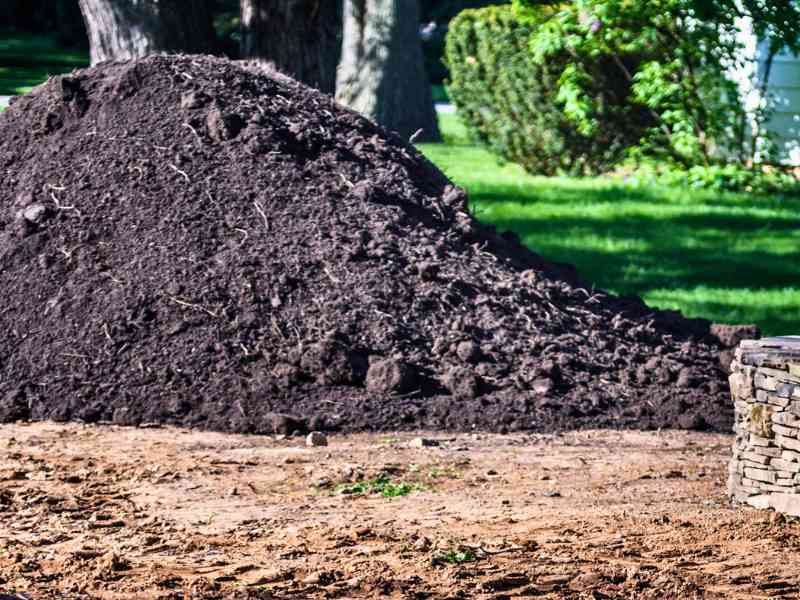 Bulk topsoil delivery to a residential property